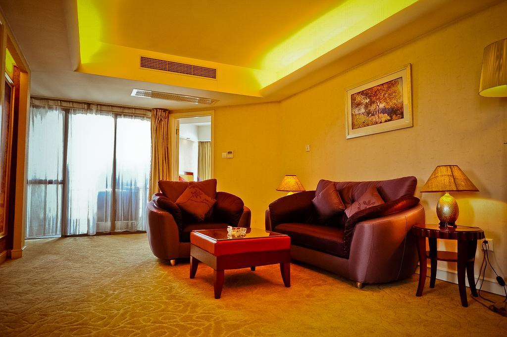 Howard Johnson All Suites Şanghay Oda fotoğraf
